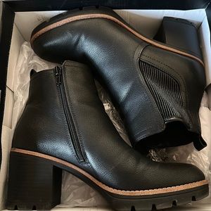 Naturalizer Madalynn Gore